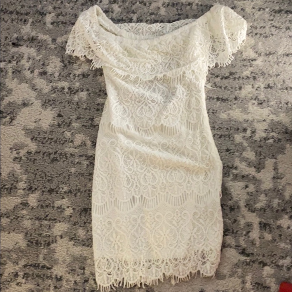 OFF THE SHOULDER WHITE LACE DRESS